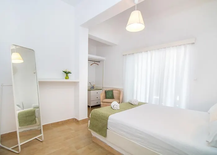 Sabrina فاليراكي